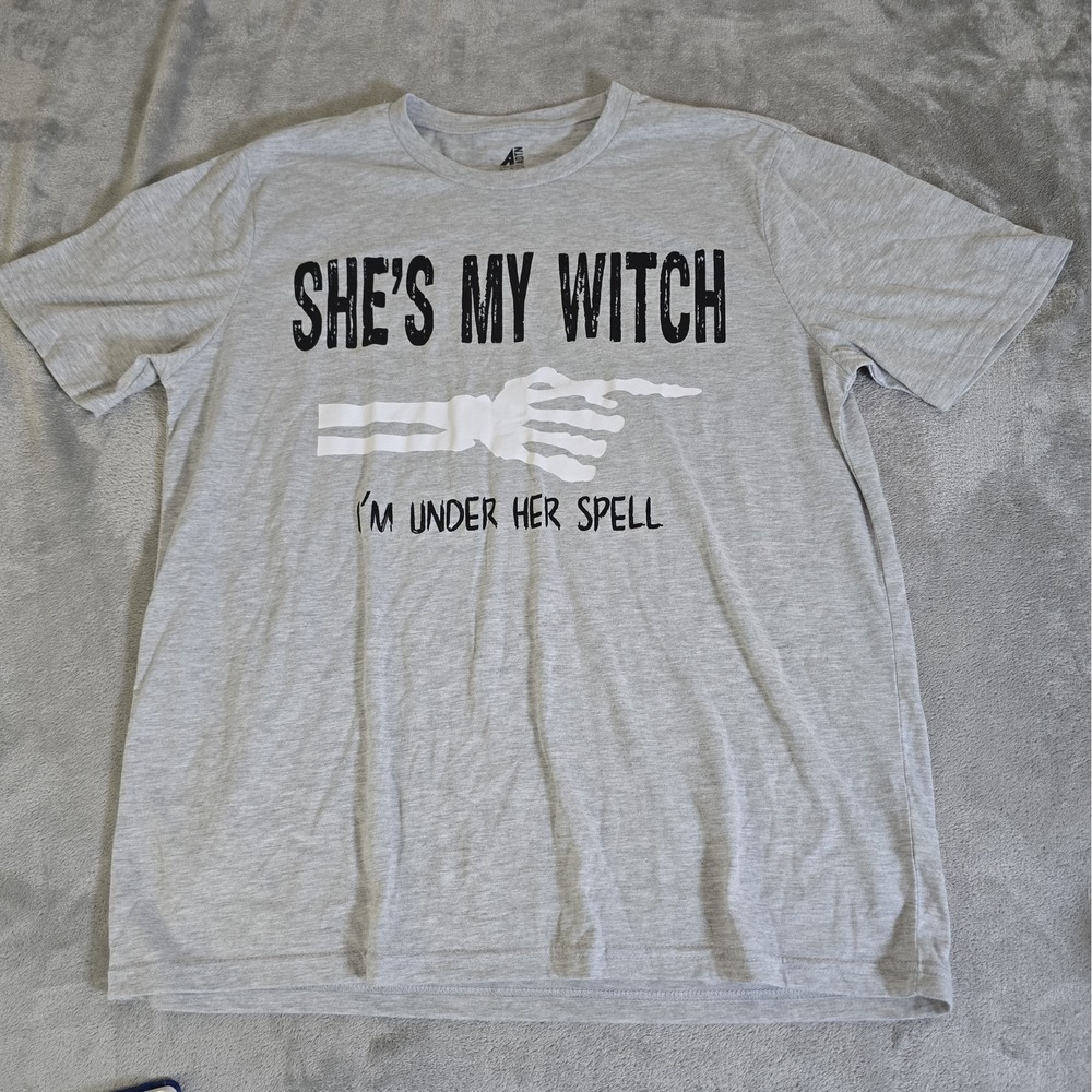 Holloween Shirt Mens XL Gray She's My Whitch Graphic Short Sleeve Pullover